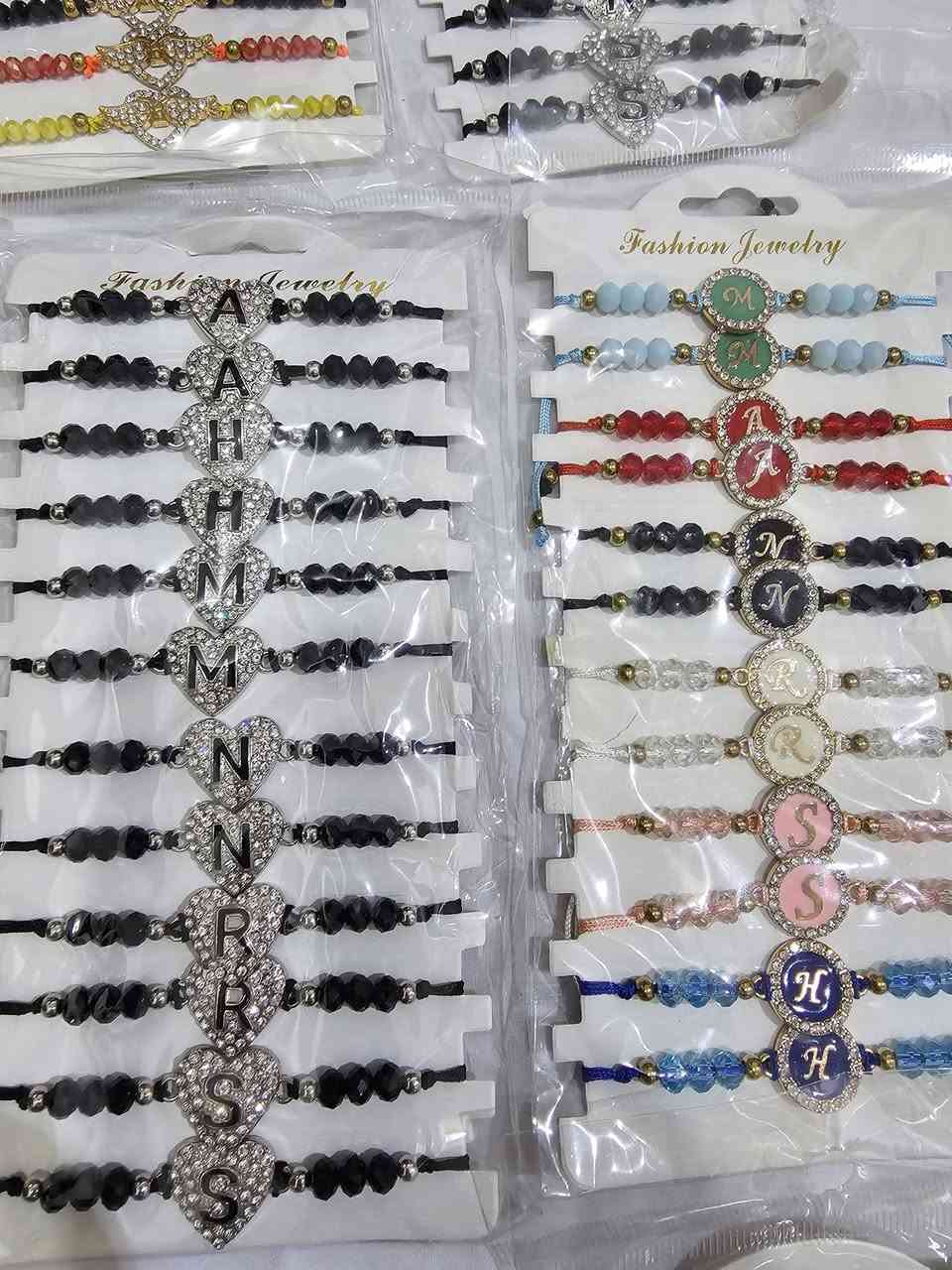 اكسوارات 
محابس اسوارات هدايه 
توصيل جميع المحافظات 
للطلب والاستفسار مراسلة الصفحة او الاتصال واتساب 
***********
***********
النعوان حديدثه بروانه قرب اسواق الحاج عامج كماليات العسافي
