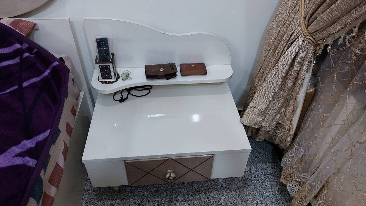 غرفه نوم للبيع سعر مليون وبيها مجال
تواصل ***********
