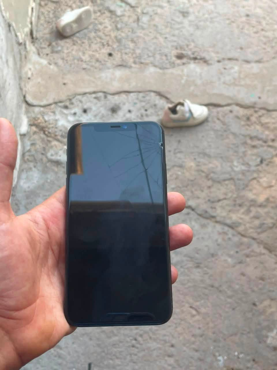 11 برو ماكس مبدل شاشه وبطاريه ذاكره 256 مكسور شاشته وضهره مثل مامبين بل صوره شكد يسوه *********** واتساب فقط مراوس هم عادي
