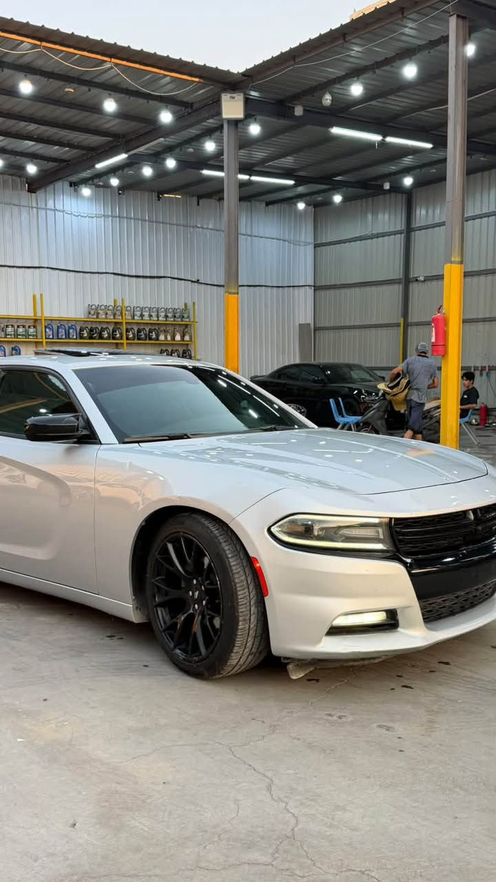 دوج جارجر 2020 SXT PLUS فول مواصفات
رقم بغداد بأسمي  تحويل ثاني يوم 
♦️تقرير غرق  تعمل وتسير في امريكا  صار بيه صبغ في العراق جاملغ خلفي ايسر والباب الخلفي الايسر كلير  اثر شخوط بدون حادث شرط الفحص وملاحظات بسيطه بيها♦️
🔹كشنات حضن
🔹كشنات كهربائي
🔹كشنات تدفئه تبريد
🔹شفتات ستيرن 
🔹خزن ميموري 
🔹ماشيه 75mi
🔹بجم كبس 
🔹بدون ايرباك
فتحة سقف 
مكان السياره ناصريه مركزالمدينه
السعر 230 بيه مجال حك الجيه
***********
