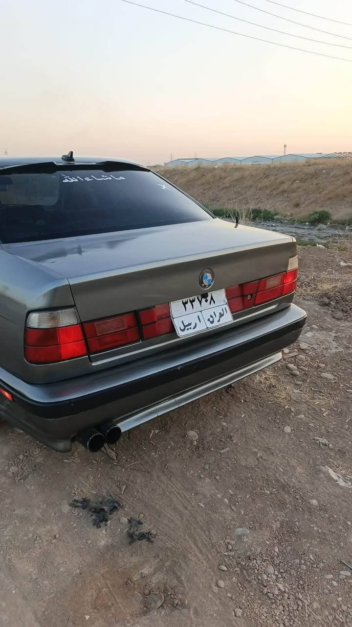 سلاو هاوریان ئەم سەیارەم هەیە بۆ فرۆشتن BM ٥٢٥ مۆدیل ١٩٩١ نمونەیە لە جوانی هەموو قالبی بەشەرت گیر و مەکینە تەقە و رەقە بەشەرت تازە سبوخ عام کراوە بۆ جوانی شتیکی تا بلێ خاوینە غاز و بەنزینە من بەشەرتی ئەوەلیات دەفرۆشم سەنەوی ئەسلی خۆی لەگەلە ساحیب سەنەوی رەقەمەکەی داخراوە نرخیشی ٣٨ وەرەقە و مەحەمەلەیەکی برایانە *********** واتساپ و کۆڕەک کرایتەوە أربيل, العراق
