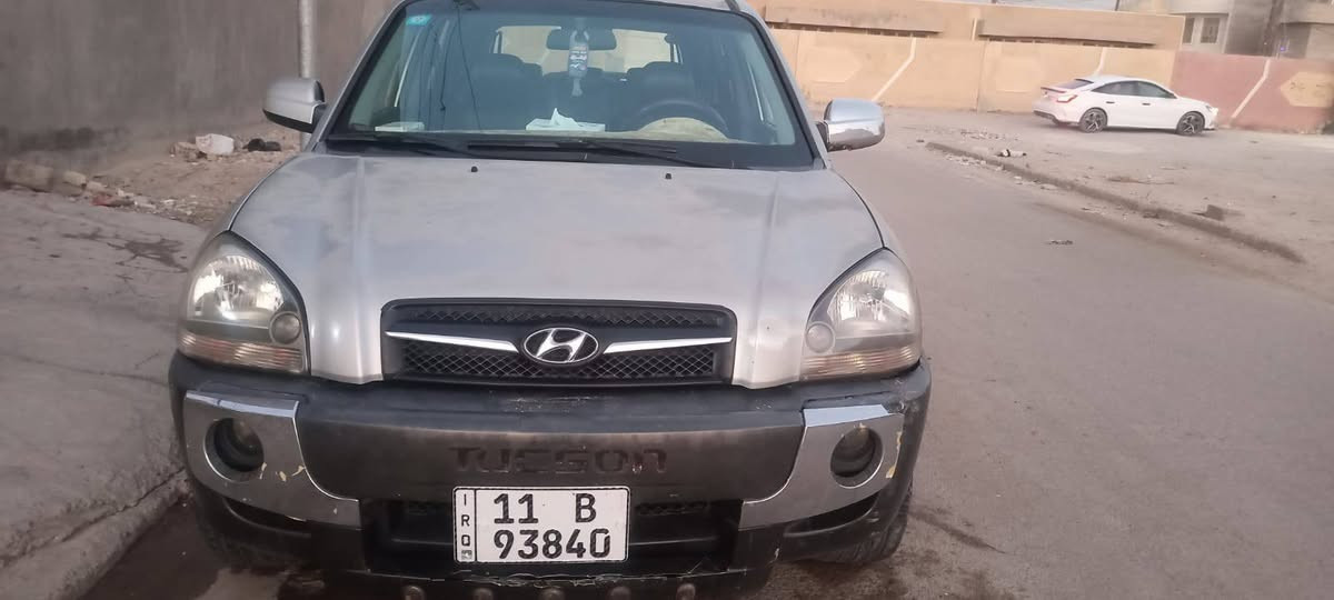 السلام عليكم
توسان 2009خليجي بسمي مكينه 2000 كير تبريد سياره جهازه من كلشي سنويه جديده بدون حادث بيه رش جاملغ امامي فقط بدون معجون وسوناره موجود بيه جلح بل بنيد 
الشراي يتصل السعر 94وبيه مجال ***********

