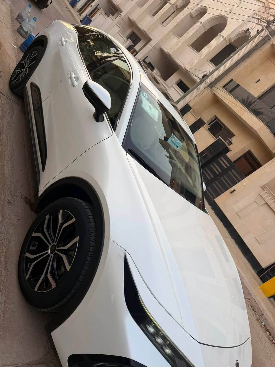 السلام عليكم اكرون موديل 2023 ياباني شركة عبد الطيف جميل هايربد بانزين ، محرك 2500 فئة السيارة واحد ع واحد برميون ، 4 كاميرات كشنات تبريد ، كراسي كهرباء وفتحة سقف ، بصمة ، رادرات امامية وتوقف ذاتي ، سيارة مكفولة من صبغ وفتح وكير محرك مكفول بيه 3 امكان بسيطات بارد ، وسيارة استعمال نظيف ، تخم تاير جديد ، وسيارة رقم بغداد وباسمي 
العنوان / بغداد السيدية 
السعر 272
وهذا رقمي ‭***********‬
