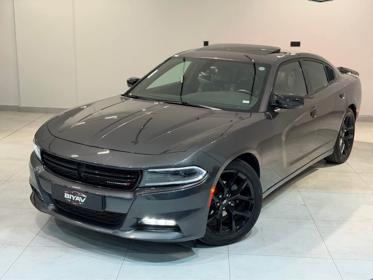 جارجر2022 Sxt Plus قطعة تبديل شركة ، قطعة كلير امريكا /بدون دواخل بدون برشوت
 سعر ($٢٣٥) وبيها مجال 
فول مواصفات ١/١

ماشية ٥٤مايل حقيقي
 سيارة جديد حيل جديد  
والكير والمحرك على وضع الشركة
المواصفات 
فتحة -بصمه -تشغيل عن بعد -
كشنات كهرباي -كشنات هيتر -كشنات تبريد -كشنات خزن -كشن خلفي هيتر

وباقي مواصفات الجارجر المعروفة 
السياره رقم دهوك
 تحويل ثاني يوم 

مكان السياره /دهوك -شارع المعارض 
معرض بياڤ 
للاتصال
***********
دهوك Singapore
