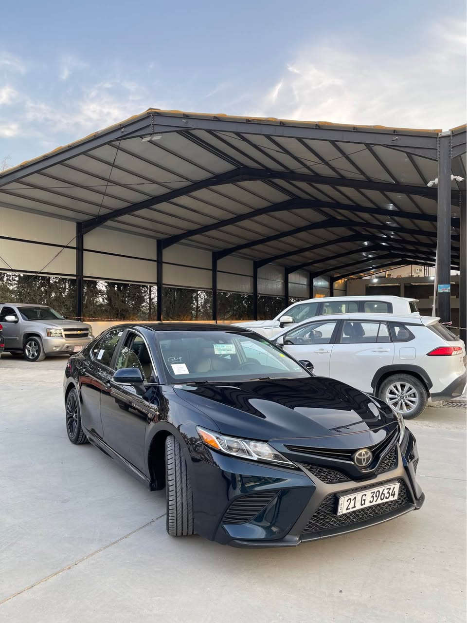 یۆتا کامری ٢٠٢٠ (Toyota Camry 2020 SE)
 مۆدێل: ٢٠٢٠
 مواسەفات: SE
 بۆیاخ: یەک پارچە و نیو بۆیاخە (بەپێی پشکنینی سۆنەر)
 ئێرباگ: بە شەرت هیچ ئێرباگێکی نەتەقیوە (سەلیم)
 گێر و مەکینە: بە شەرت
 سەنەوی: تازەیە
 ڕۆشتن: ١٢٥ هەزار
 باری گشتی: زۆر خاوێنە و ڕەسمی سۆنەری دانراوە 
 سعر: ١٥٥ وەرەقە (١٥,٥٠٠$)
 ژمارەی پەیوەندی: *********** (ڤایبەر و وەتسئەپی لەسەرە)

4T 1M11AK6LU393760 رەقەمی شانسی 

الإعلان باللغة العربية:
تويوتا كامري ٢٠٢٠ (Toyota Camry 2020 SE)
 الموديل: ٢٠٢٠
 المواصفات: SE
 الصبغ: قطعة ونصف صبغ (حسب تقرير السونار المرفق)
 الإيرباك: بشرط سليمة بالكامل (لم يتفجر أي إيرباگ)
 القير والمحرك: بشرط وشرط الفحص
 السنوية: جديدة
 المسافة المقطوعة: ١٢٥ ألف
 الحالة العامة: سيارة نظيفة جداً
 السعر: ١٥٥ ورقة (١٥,٥٠٠ دولار)
 رقم التواصل: *********** (متوفر فايبر وواتساب) السليمانية, العراق
