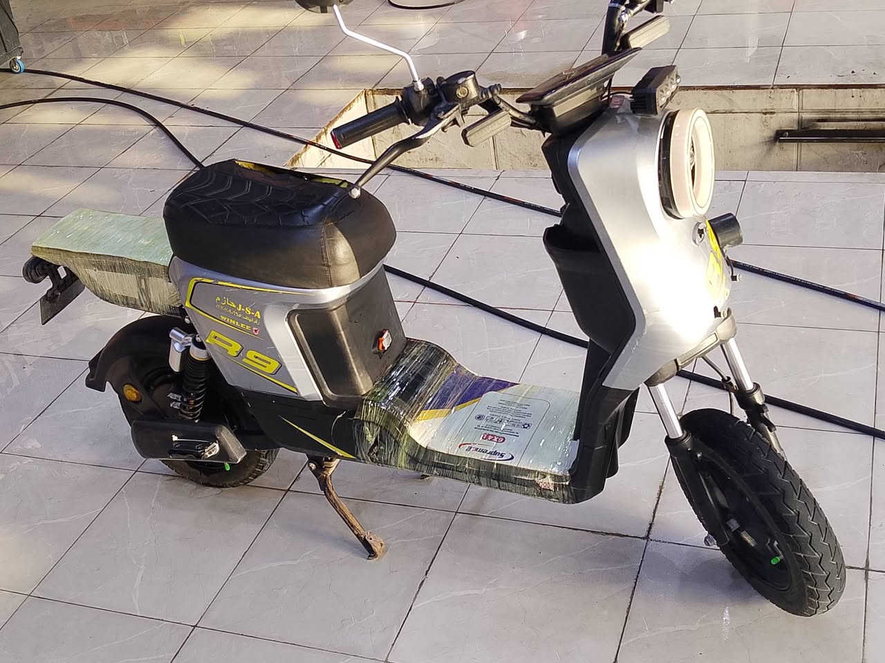 R9 مديل 2025 كفاله ماناقصهه شي سعر 300 عنوان زبير شراي اتصل ***********
