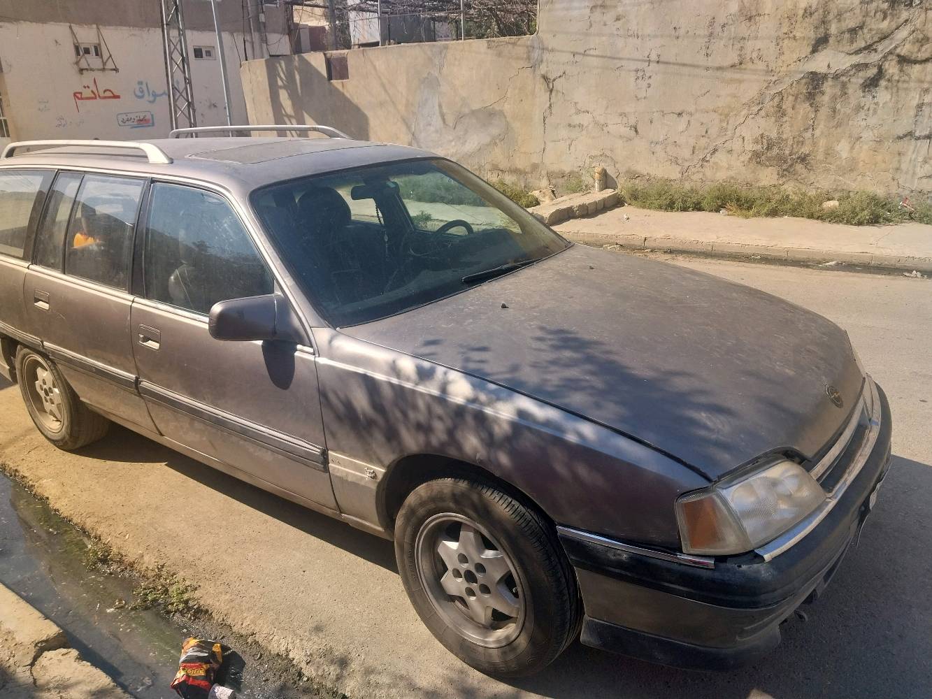 اوميكا 20 للبيع كير ومحرك شغال صبغ عام شرط التحويل رقم الماني نينوى خصوصي بدون كوبون بانزين السعر 20 وبيها مجال رقم التواصل ***********///*********** المكان موصل قضاء تلكيف
الأوميغا موديل شكد بالضبط؟ سنة الصنع شنو حتى ينكتب بالإعلان بشكل أدق؟: 
1992
المحرك والكير بيهن أي ملاحظات لو كلهن تمام 100%؟ وأكو تهريب/دخان/حرارة أو رجّة؟: 
محرك وكير شغالات ماكو ملاحظة عليهم
الماكينة شكد ممشايتها تقريباً؟ وأكو صبغ/حادث/ضربة سابقة غير الصبغ العام؟: 
صبغ عام وباب مبدل فقط
المكان هسه بتلكيف لو أكو إمكانية تشوفوها بموصل؟ وتقبلون فحص قبل الشراء لو لا؟: 
نعم عادي