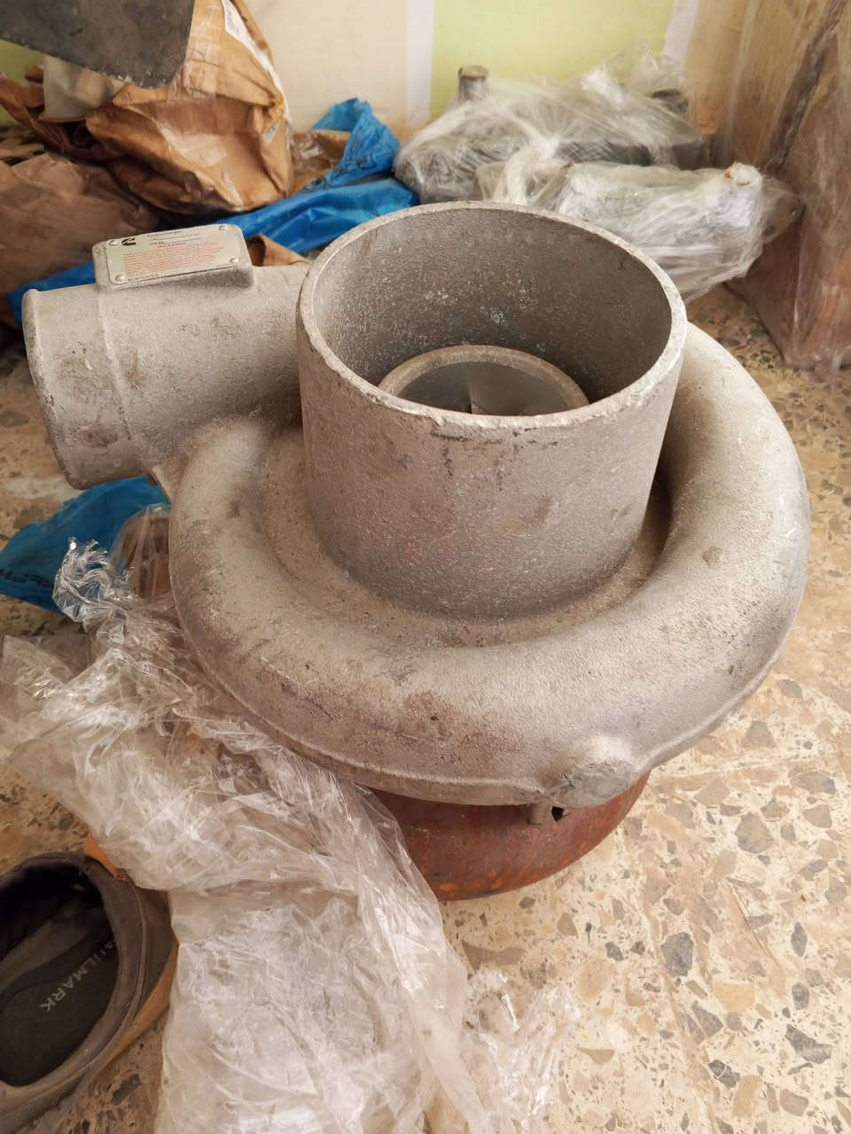 سلام عليكم يوجد سوبر جارج كمنز 5 ونص جديد اصلي غير مستعمل من يرغب بشراء اتصال ***********
