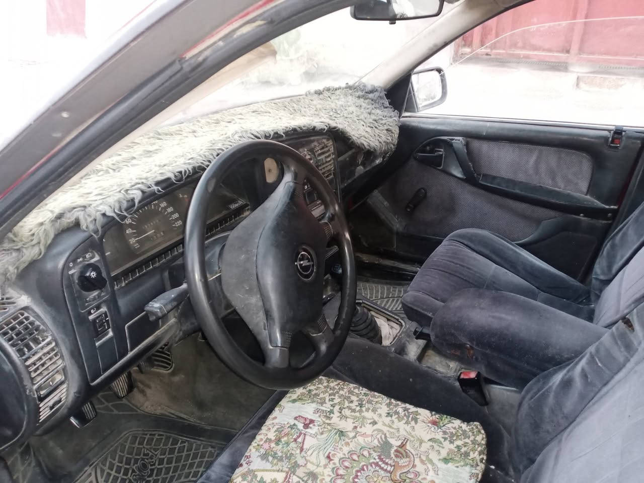 اوبل 93 مكفوله من كلشي
كير محرك مثل ساعه  بسعر مناسب  مكانها خالديه  الشراي يتصل ***********
