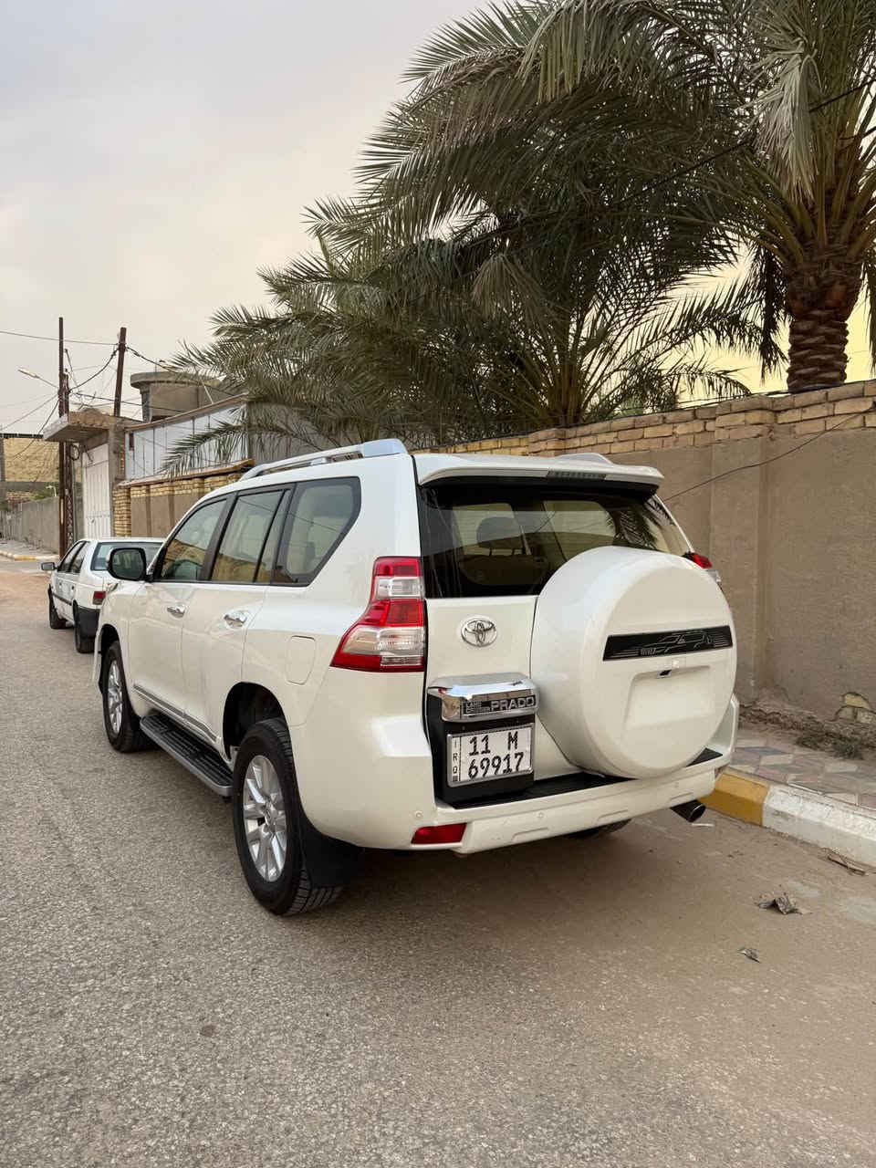 برادو 2017  

اعلى فئة VXR دشبول لكزز 

6 سلندر ماشية 95 الف سنوية بأسم والدي تحويل مباشر
رقم بغداد - مكاني ديوانية
ملاحضات / بارد بسيط باب السايق موضح بالصورة
وباب الجنطة مبدل وكالة يعني بالسونار يطلع يمك برغي مفتوح فقط. 

سونارها موجود لليحب ارسله اله
سعر 330 ورقة
اتصال ***********
