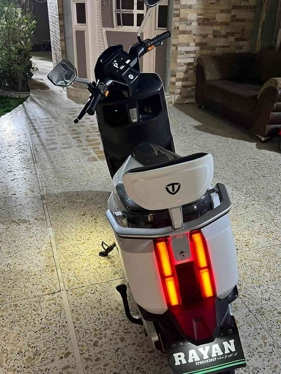 سلام عليكم 🫡 
دراجه شحن نوع ريان وحش الكون 
فول مواصفات بطاريات 🔋 فول 
دراجه مفوله الأخير من بصمات عدد 2 
زنون عالي ناصي ربط برنامج نظافه 100/100 
السعر 950 وبي مجال بسيط 
كلها بلاديه شرط 
عنوان فلوجه موجود توصيل جميع المحافظات 
الرقم ***********موجود تصال وتساب غير متوفر
