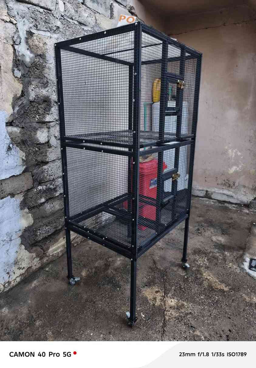 متاح قفص حديد شغل درجه اولى نظام جرارات الارتفاع 170 الجبهه 80 النزال 60 خان مربع 60 × 60 المكان الموس للايمن سعر 125 *********** ***********
