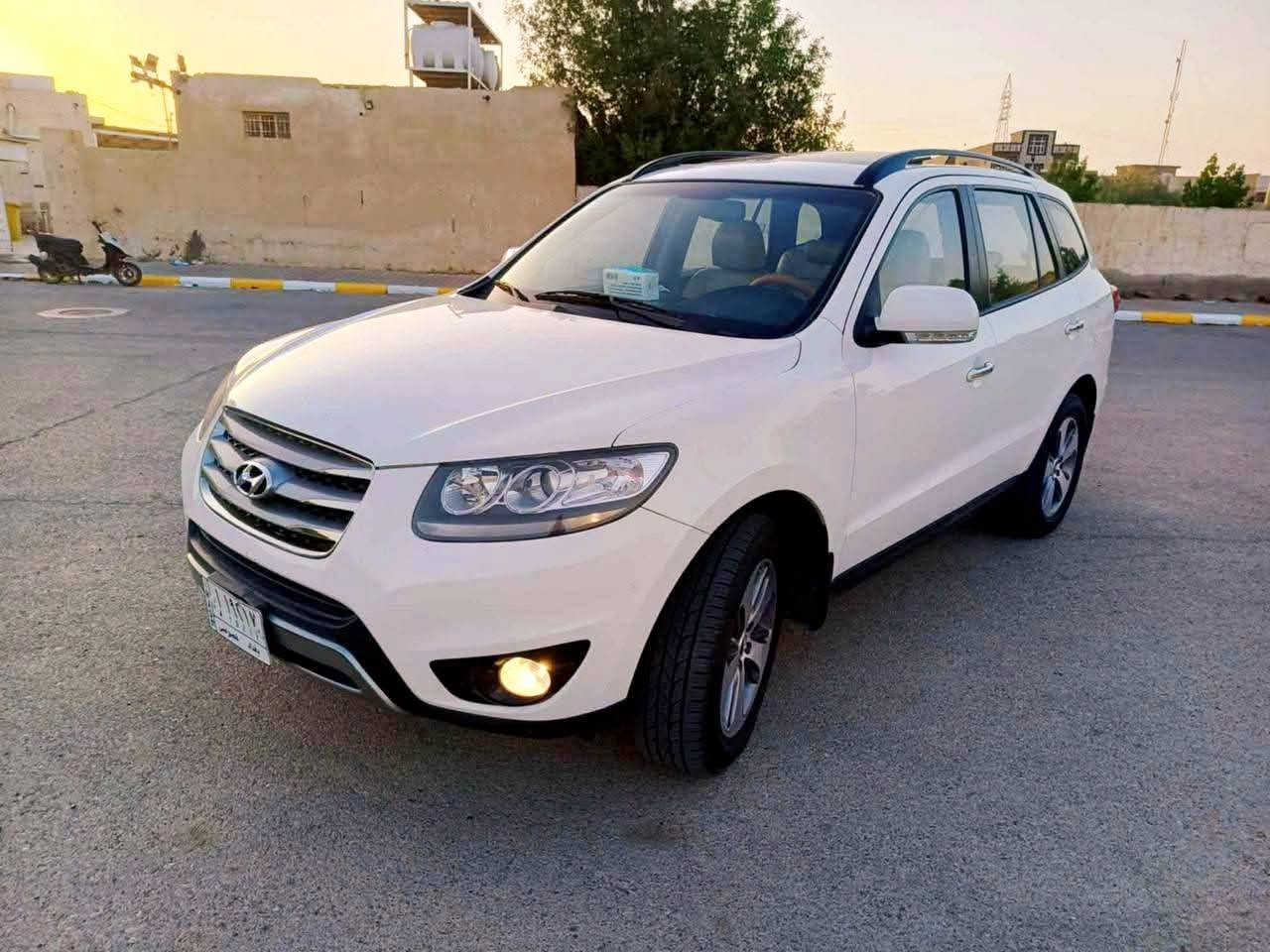 للبيع سنتافي ٢٠١٢ خليجي فول ١/١
السياره نظيفه وماشيه 129

بيها صبغ موضح ب سونار بسبب شخوط وليس ضربه . 

السياره رقم بغداد الجديد وهزه جديده . 

*********** 
***********

مكان السياره بغداد خلف جسر الطابقين او مول العراق . 

السعر 159 وبيها مجال بسيط .
