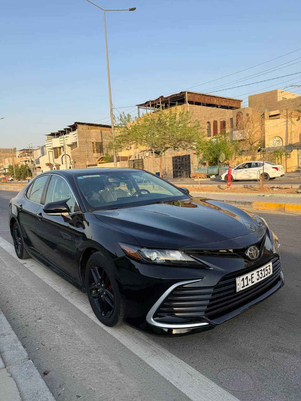 كامري موديل 2022 رقم بغداد بأسمي  وارد امريكي 
مكفولة كفاله عامه من الضربه والصبغ والتبديل 
ماعدا طخه بالجاملغ الخلفي ومرجعينه 
 داخله مياه امطار تعمل وتسير بس نهائياً قطره ماي مواصلتله وحته نسبهه مابيه 
كير ومحرك وحداديه وتبريد كفاله 
مواصفات:
•رادار امامي وحساسات أماميه وجانبيه وخلفيه 
•بصمة ،تحكم كشنات  وبعد مواصفات معروفه 
ماشيه 85 ميل 

السعر:183 ورقه
الرقم: ***********
مكاني البصرة البصرة, العراق

