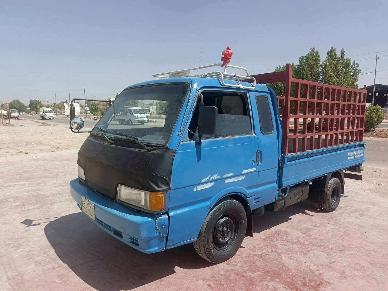 السلام عليكم سياره كيا للبيع سياره جير مكينه حداديه جديدات رقم بغداد 28 سياره شعار شاصي كهربائياتك الى شغاله سياره نظيفه جاهزه مال شغل سعر 45 وبيها مجال مكانه بابل القاسم***********
