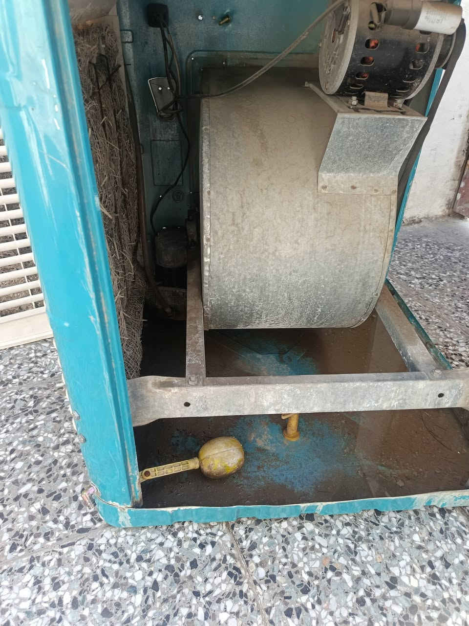 غراض للبيع شغالات كلشي مابيهن عل فحص مبردات بس هاذة الموسم مشتغلات والفوك برفاب القديم لتواصل على رقمي ***********
