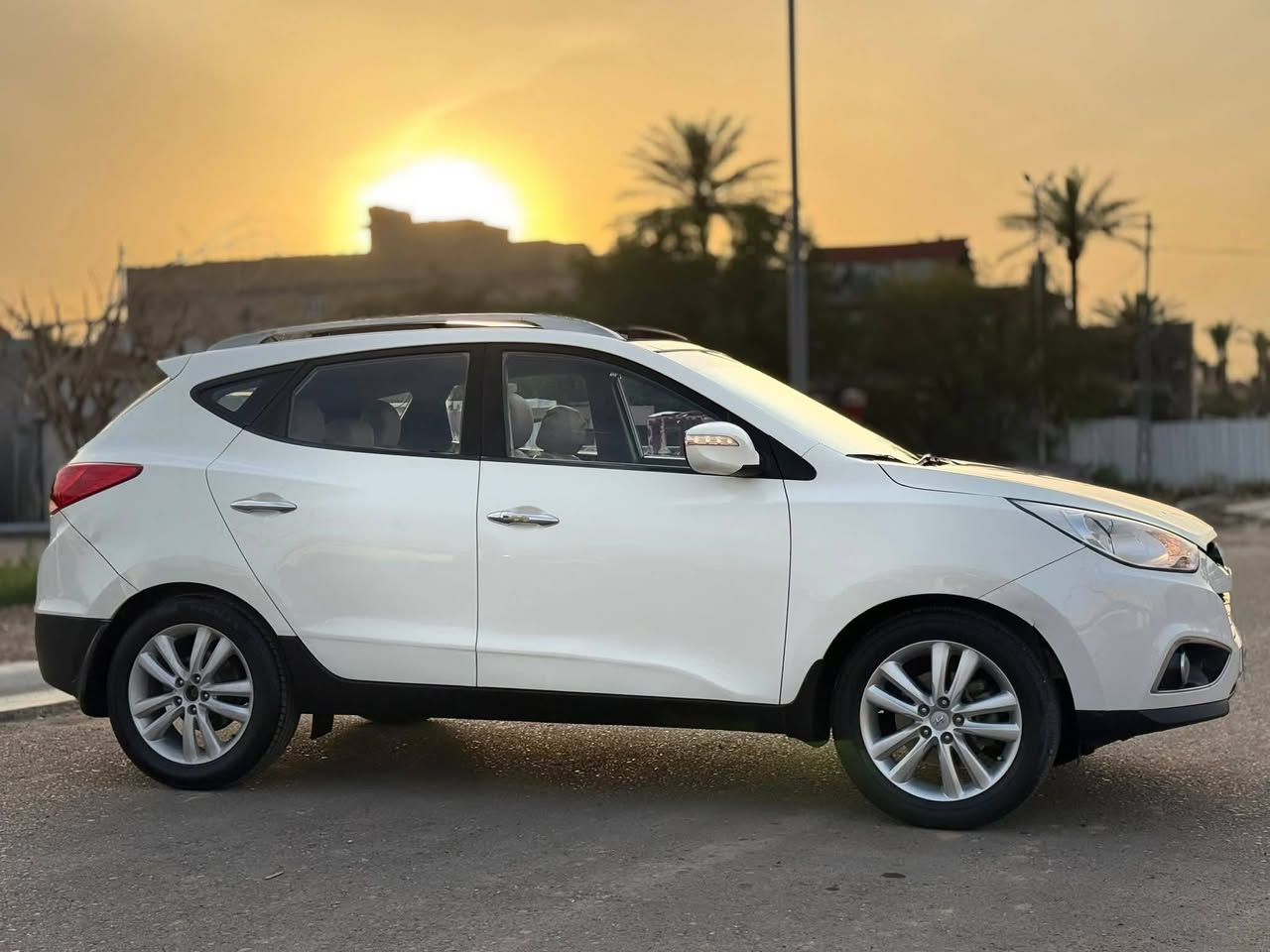 توسان • ٢٠١٠ • فول مواصفات