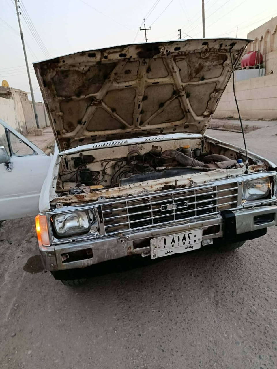 سلام عليكم سياره للبيع تويوتا موديل 86 سياره جاهزة رقم بغداد بسامينه سنويه 28 تحويل مباشر  جاهزة مكينه كير اكسن جداد كهربائيات كله شغاله دوشمه جديده مكان ناصرية قضاء البطحه سعر27 بيه مجال رقم ***********
