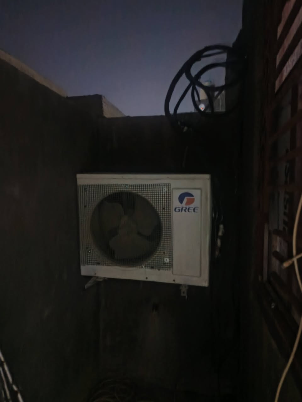 سبلت كري الاصلي 2 طن غاز 22 سعر 300 بي مجال بسيط الاتصال
***********
