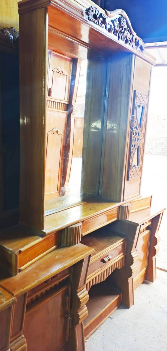 غرفه ام الخمسه موديل مسرح سندانه داخل خارج صاج شغل درجه اولى مستعمله اسم بعدها بترابها بدون تلميع مكان الغرفه بابل الحمزه الغربي‏‪***********‬‏
