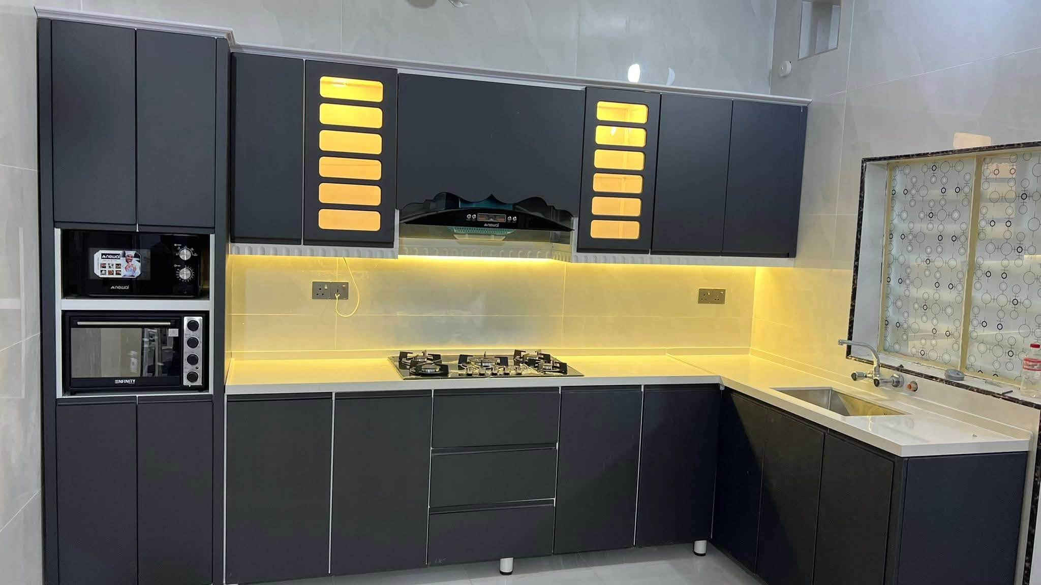 مطابخ المنيوم • كوارتز طبيعي • ميسان سوق الذهب