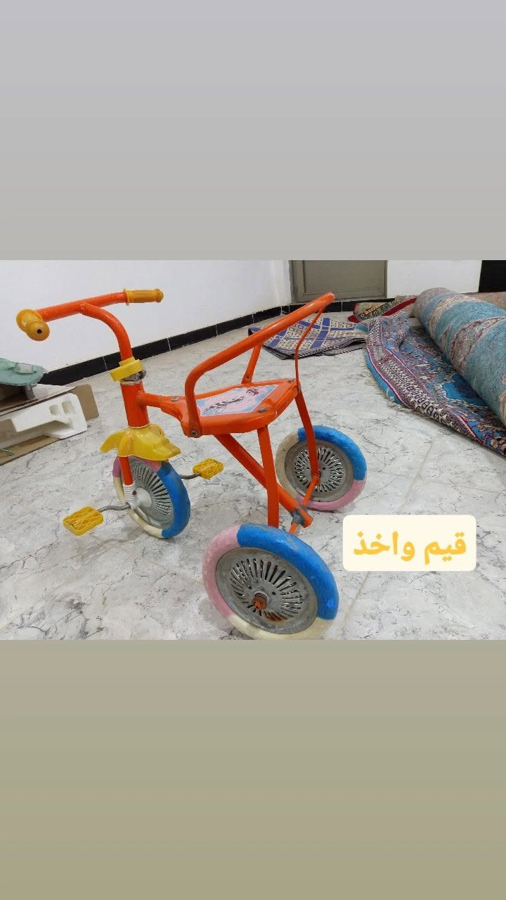لا توجد تفاصيل

نص مكتوب في الصور:
- قيم واخذ
