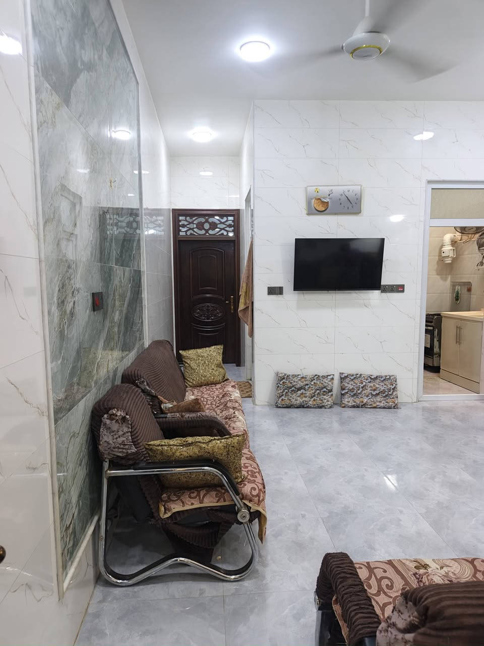 دار للبيع مساحة ١٠٠ متر ثنين غرف نوم صاله مطبخ وستقبال طابق اونص
بناء درجة اولى السعرمعه الاثاث٨٠ مليون بدون اثاث٧٠ مليون العنوان كوفه علوة الفحل قرب الفلل الاستفسار على رقم مكتب الاسدي
***********/***********
