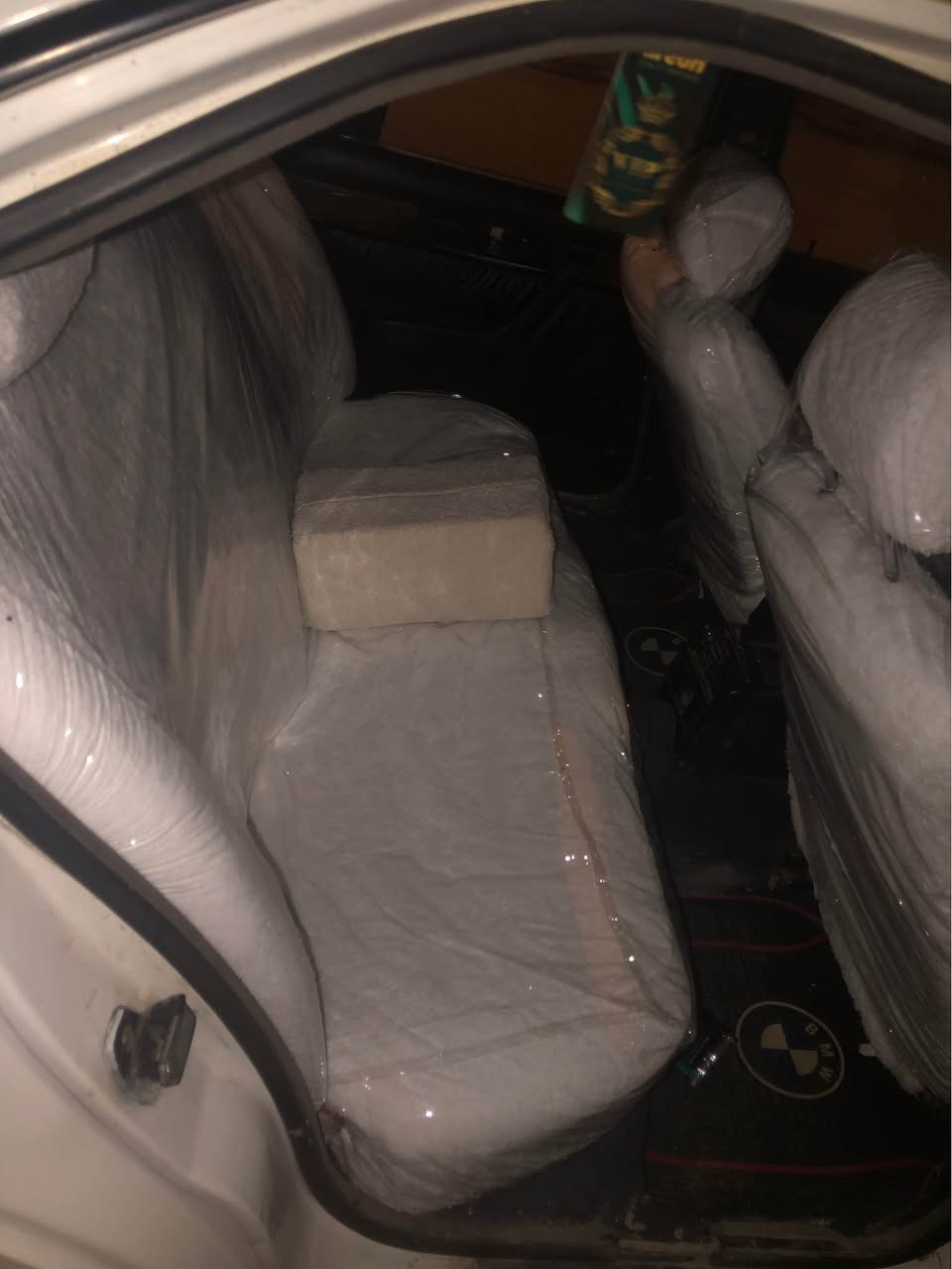 سەرەتا بە ناوی خوا 
BMW 520i 
فول فول بەس گێڕ عادی 
گێڕ مەکینە بە شەرت 
هەیکەلی سەیارەکە زۆر زۆر جوانە 
سلایت 
تەبرید بەس غازی تیا نیە 
٦ کەلە 
سەیارەکە لە قوەتی خۆی بێزارە 
سعرەکەی خوار هەموو بازاڕ 
ڕەقەم تەلوفون 
***********
گۆڕینەوەش بە شتێک بە دڵم بێت. دخان, السليمانية
