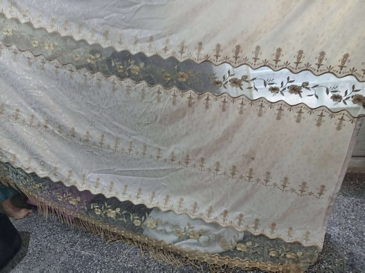 السلام عليكم بردات كبار وصغار وتول و وجه مخاد.
كل صوره مكتوب عليها القياس ورقم الواتساب اسعارهن رخيصه. الحسينيه السكلات ١٤ شارع النادي ***********

