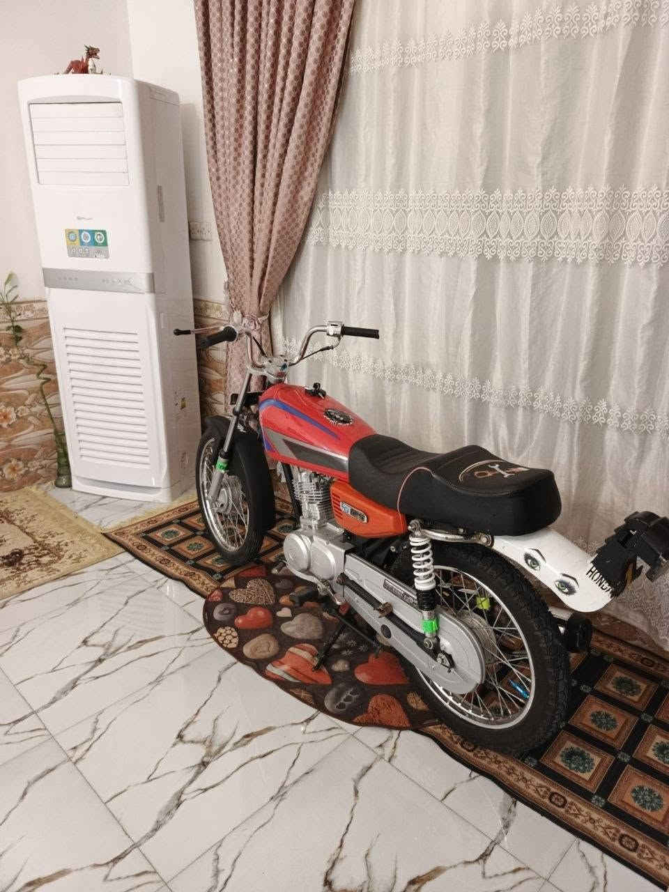 السلام عليكم دراجه نامه للبيع
اوراق مكان ديوانيه سنيه 
دراجه 25 شاصي 25
سعر750  كفاله عامه تعمير جديد
***********
