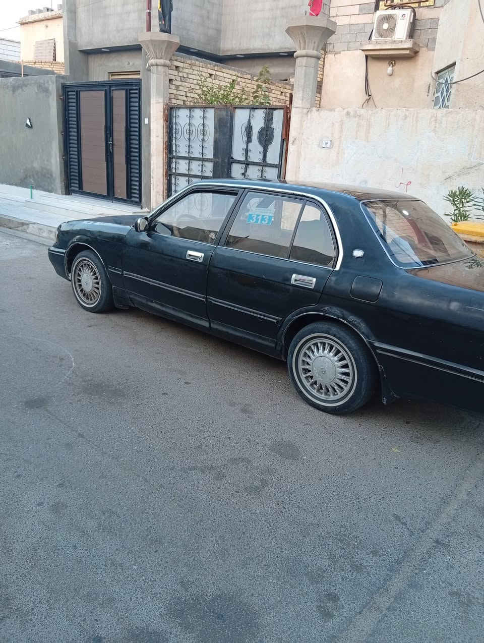 كراون أرنب موديل ١٩٩٢ لون اسود رقم بغداد پاسمي رقم انكليزي مجدده لغاية سنة ٢٠٣٠ سياره نظيفه مكفوله من الكص والنقل والاصوليات محرك وكير ممتاز حداده كهربائيات كله شغاله دسكات فلنجات جدد منظومة التبريد كامله وشغاله ولكن قبل كم يوم بوش الكمبريسر يعني يشتغل بس مايدفع غاز راوتري. العنوان قبله حي المهندسين السعر ٦٠ وبيها مجال للشراي ت ***********

