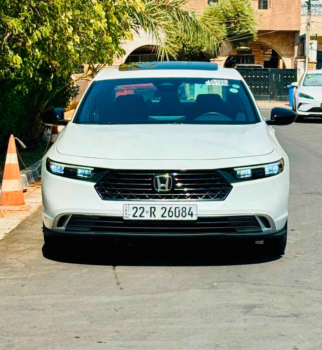 السلام عليكم 
هوندا اكورد سبورت 2025 
ماشيه 7000 يعني بعده زيرو 
(رقم أربيل تحويل ثاني يوم )
وارد امريكي حادثه صبغ جاملغ او ربع البند ايرباك ستيرن وبرده 
مواصفاته :- بصمه، فتحه ، رادار امامي خلفي جانبي، كرسي كهرباء ،شاحن تليفون ،تشغيل عن بعد ،شاشه كبيره ،كأمره خلفيه دواره ،تحديد مسار ،انضمه قياده متغيره ،هاند بريك بصمه ،
مكان السياره المنصور 
السعر (20.000$ )يعني (200 ورقه ) بي مجال 
***********

