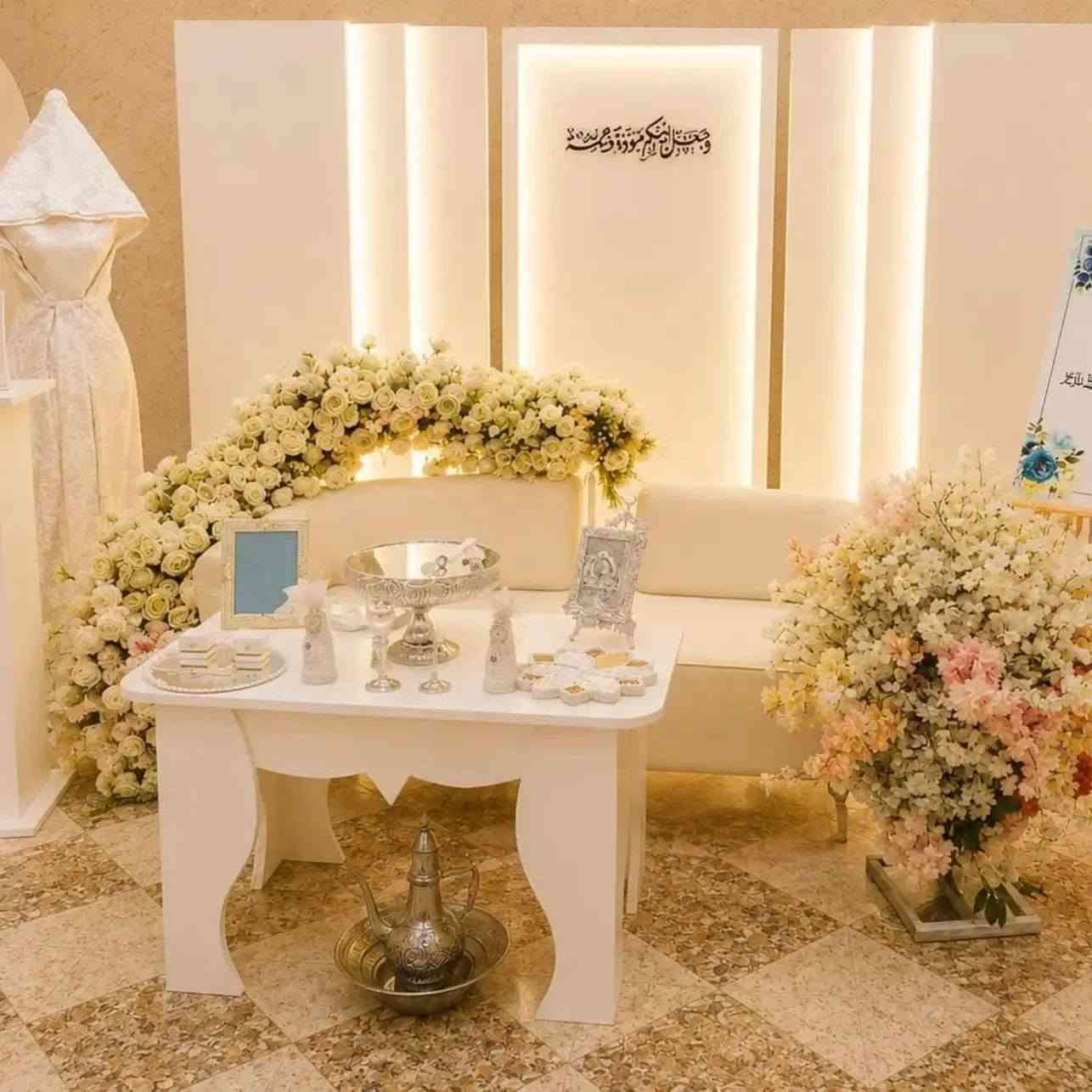 وماتوفيقنا الابالله
السلام عليكم 

لكل مناسبه راقيه بصمه مميزه وفكره جديده
والافكار الجديده لدينا لاتنفذ

مستعدون لتجهيز كافة المناسبات من اعراس واعياد ميلاد وغيرها بكل شي مميز

كل قطعة نصنعها هي تحفة فنية تليق بكم.

كوشات الزهور كوشات الزهور 

بأداره حسن العربي 
للتواصل ***********
