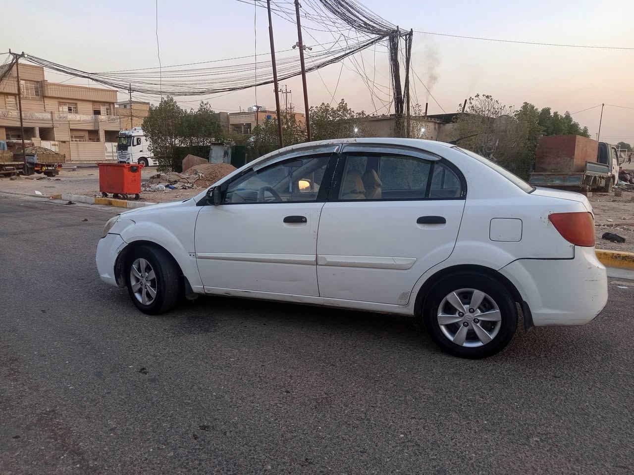 سلام عليكم  سياره كيا ريو مديل 2012 سياره خير من الله
كير اوتماتيك  تخبل السياره بيه طخات السياره وسياره والله تخبل وخير من الله ومال شغل وحلوه وذا مال روحه وجيه تخبل السياره متصرف وكهربايات يتشغلن كلهن تبريد اردله بس غاز تروح بعينك لل صناعي بس غاز التبريد رايدله وراعيه موجود كبل مكاتبه باسم المشتري وهاي صوره السياره كله وتجي وتشوف وكل الهلا بيك السياره سعره 72وبيه مجاال وتصل وبيك خير وتتدلل 
مكان السياره كربلاء حي الميلاد 
رقمي 
***********بي وتساب وبي ع رصيد
