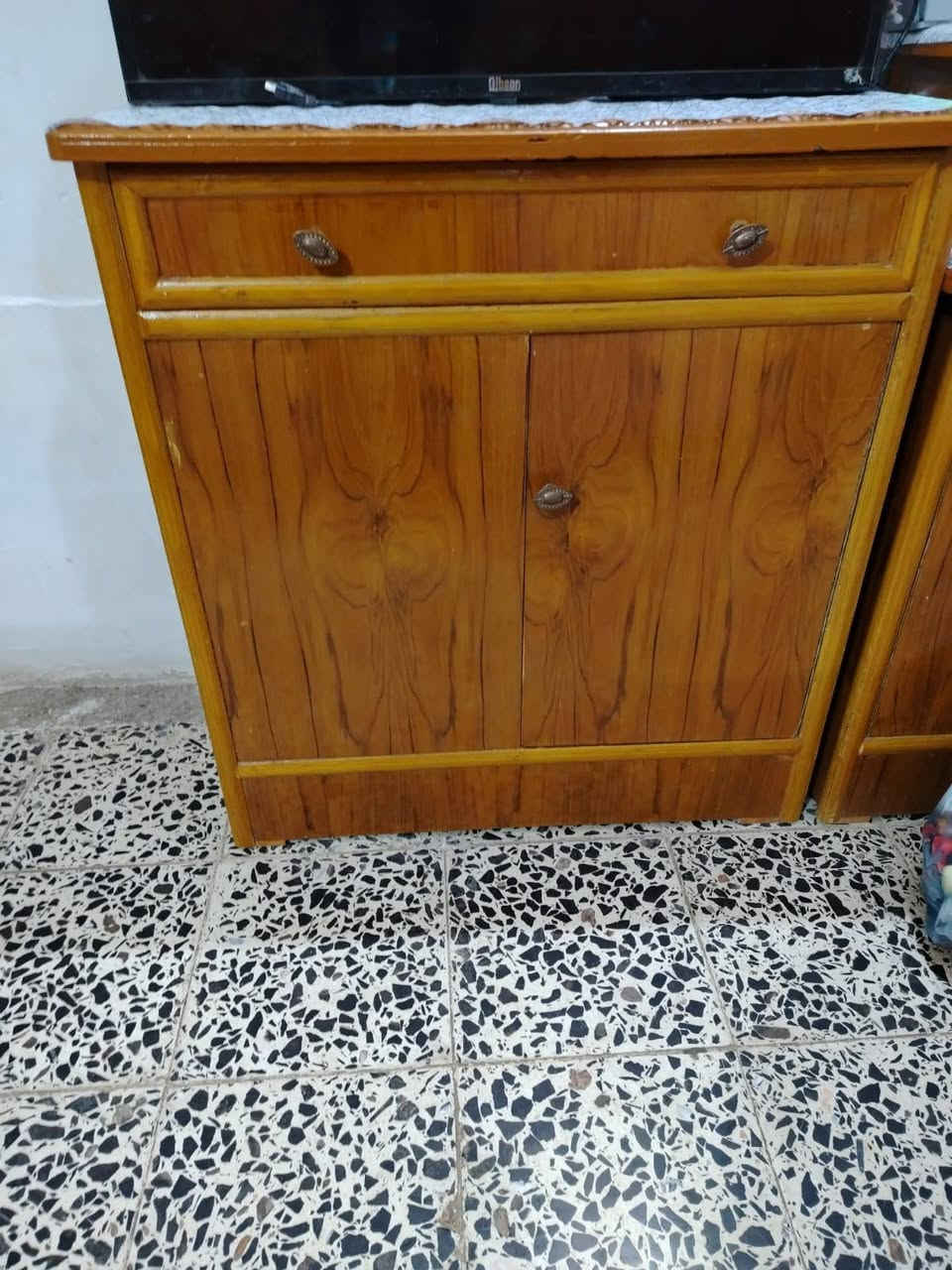 مرحبا غرفه حطاطه جديده للبيع درجه اولئ شخط مابيها نضيفه كولش سعرها 950 وبيها مجال للاستفسار الاتصال ع هذا الرقم وبيها مجال ***********
