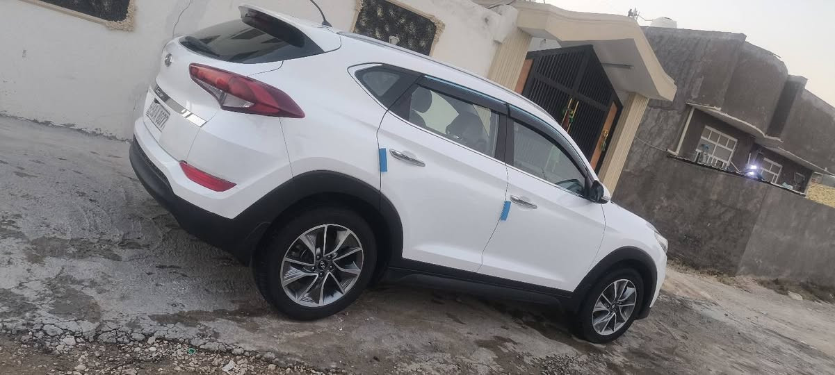 للبيع توسان خليجيه موديل 2018رقم بابل سنويه ولوحات جدد بيها باب تبديل وكاله اصلي واصبعين بارد بجاملغ الايمن مكينه وكير علشركه تبريد ثلج بصمتين قطعتين تبريد مري شفط مكانها حله قرب العلويه شريفه بنت الحسن السعر 157اتصل***********
