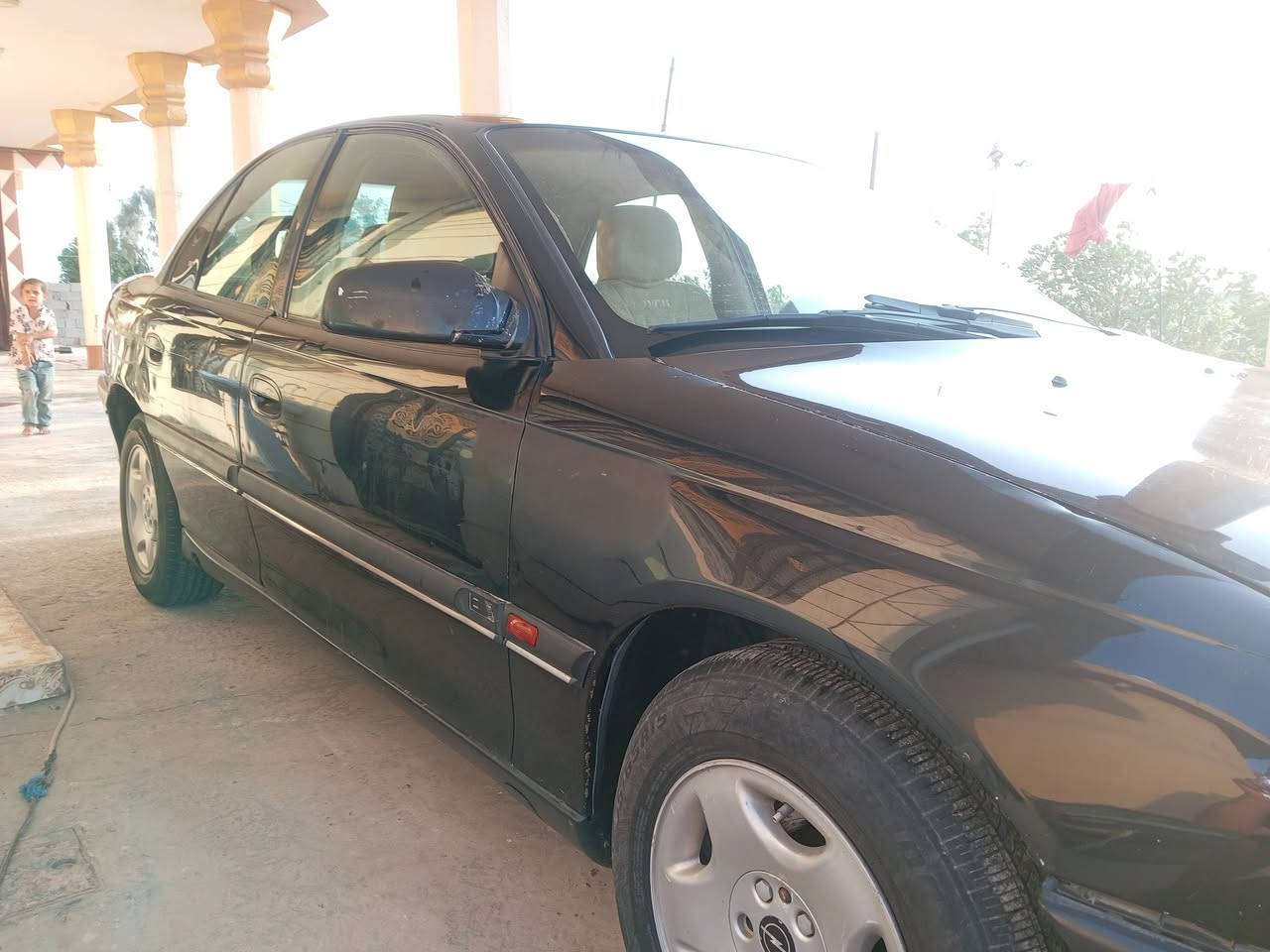 سلام عليكم  وبل بزون  موديل 97 محرك 200 بلادي  كير عادي   رقم ديالى  تحويل مباشر  راعيه  موجود يريد تحويل  مكان  لساره واسط الصويره    رقم   صاحب لساره  ***********  نتصل ودلل  لسعر 30 وبيه مجال حك لجيه
