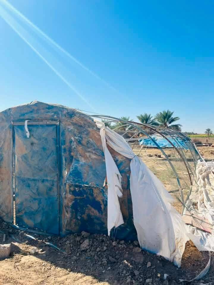 السلام عليكم
خيمة للبيع (بدون جادر) 

الطول ١٦ متر 

العرض ٤ امتار 

موجودة في قرية العماري 

السعر ٣٠٠ الف وبيها مجال 

هـ/*********** بي واتساب
