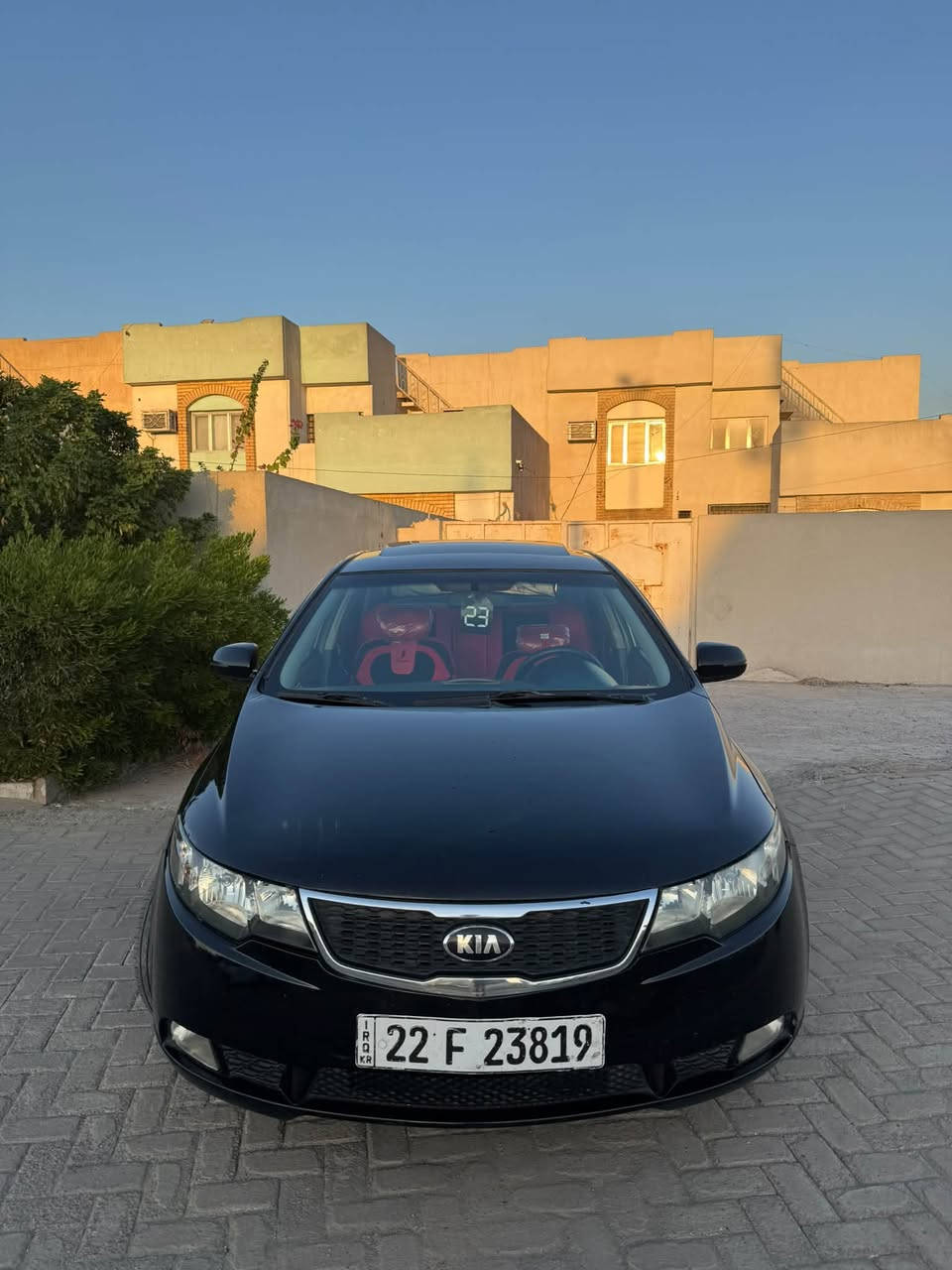 السلام عليكم
للبيع او مرواس حسب القناعه 
سيراتو ٢٠١٢ خليجي 
بيه قطع صبغ ابيع حزام 
بدون دواخل 
بدون يرباك 
فول موصفات الخير 
محرك ٢٠٠٠ دوش 
كير ٦ نمر 
فتحه 
بصمه تشغل
بصمه بيبان 
شفتات سيترن 
حساسات خلفيه 
اشاير بلمري 
كامره خلفيه 
مري كهرباء 
فول تحكمات استرين 
تبريد ثلج 
شاشه تاب 
السياره جاهزه من كلشي فضل الله 
رقم شمالي شرط التحويل 
السعر ٨٤ وبيه مجال بصيط 
*********** 
مكاني بغداد حي الجهاد
