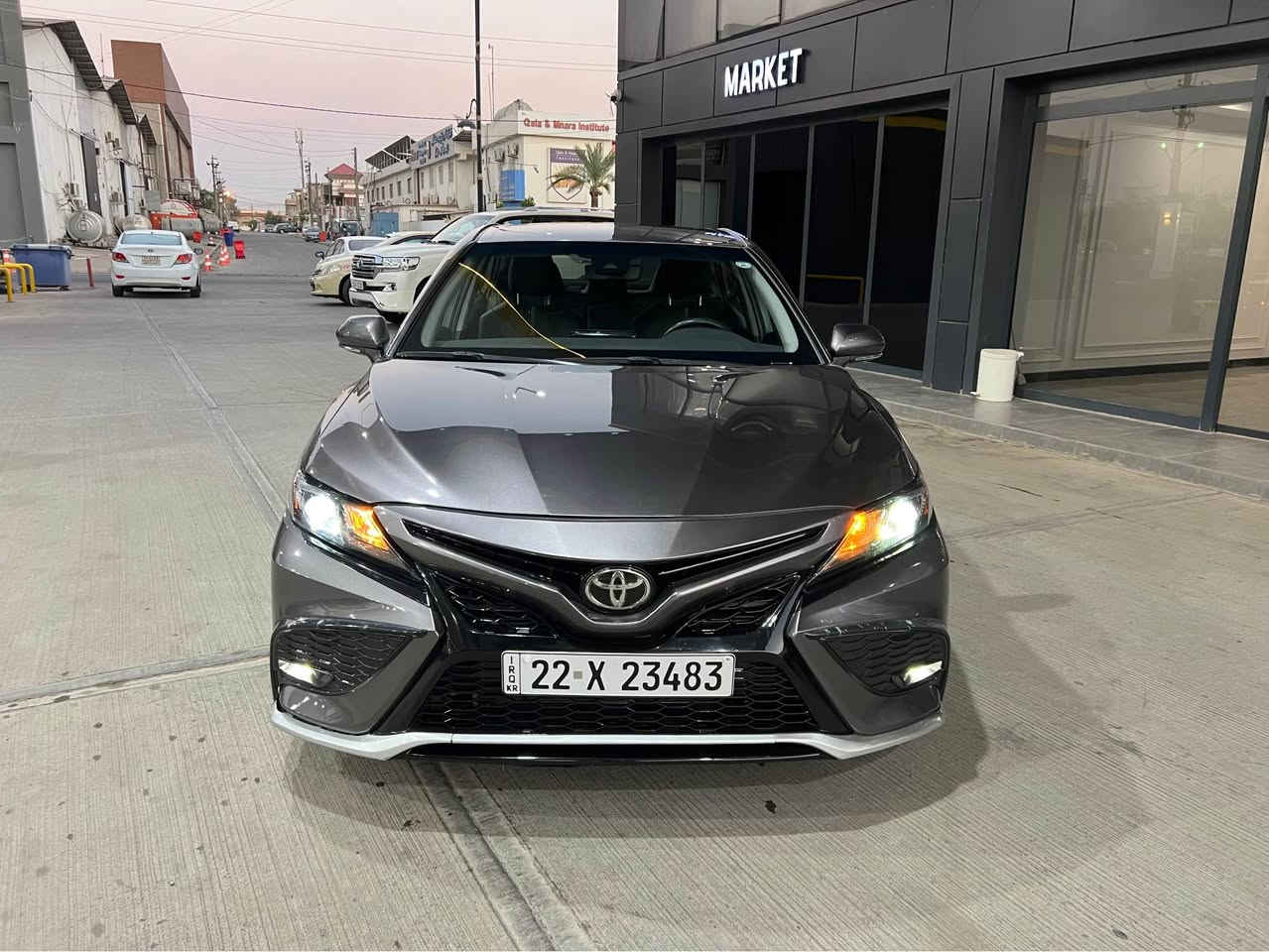 تويوتا كامرى ٢٠٢٤ se
 يةك پارچة و ٤ جيي بچوكى تعديلة 
42,000 km
*********** أربيل, العراق
