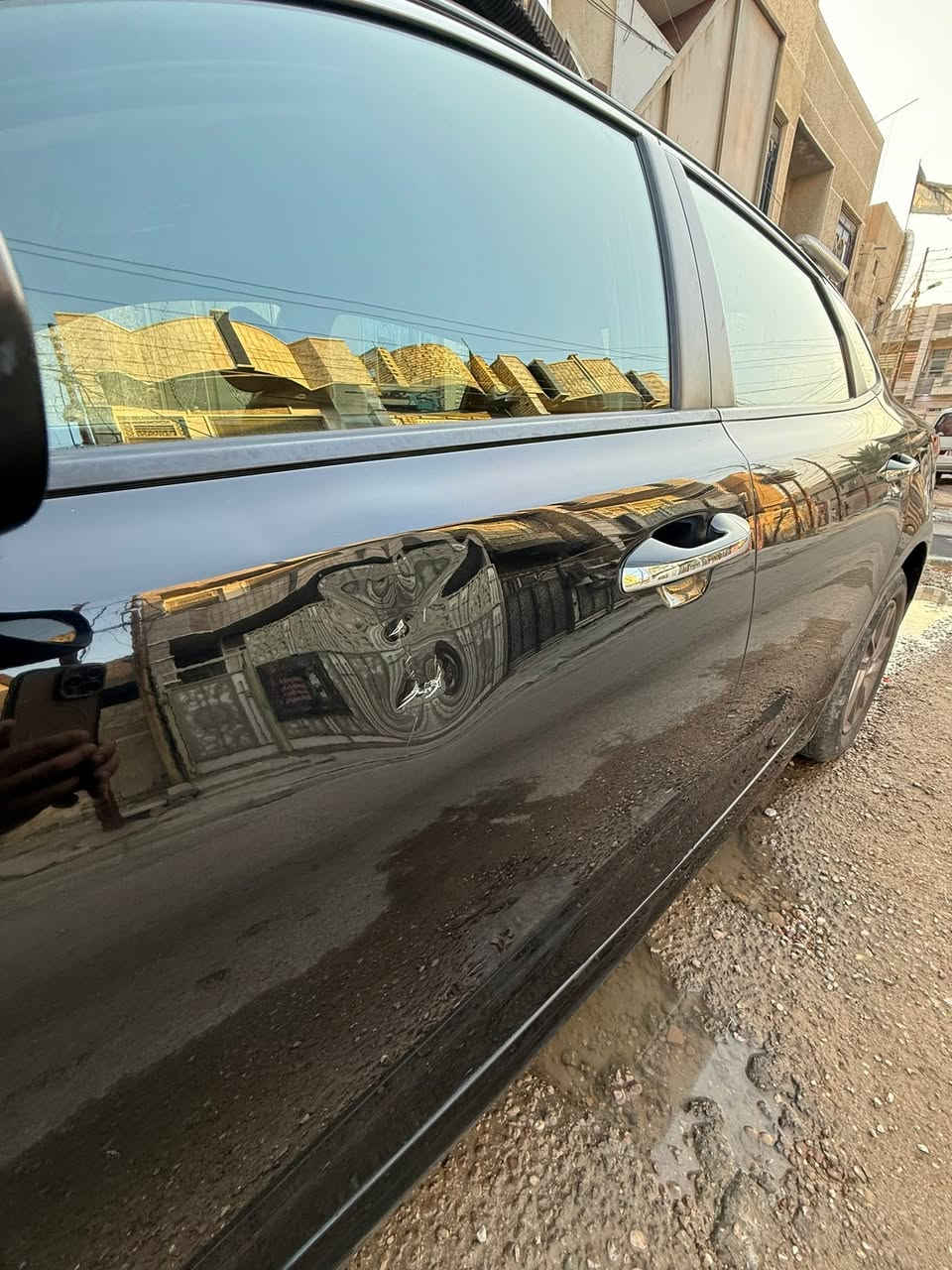 السلام عليكم 
كيا اوبتيما 2020 Fe  وارد امريكي 
رقم بغداد اللون اسود حادثها ربع البنيد عكس جهة السائق ايرباك سليم  صبغ بنيد وجاملغ امامي  وطخة بسيطة باب السائق موضحة بالصور وبيها بعض التكحيلات البسيطة 
مواصفات Fe معروفة 
ماشية 59700 ميل 
محرك ٢٤٠٠ GDI 
رادار امامي ( مانع تصادم ) 
رادار جانبي 
تحديد مسار 
حساس خلفي 
بريك ذاتي عند اقتراب من سيارة قريبة 
فول تحكم ستيرن 
كروز مثبت سرعة 
شاشة اعطال 
حساس اطارات 
شاشة لمس كبيرة 
ثلاث وضعيات قيادة 
بلوتوث منفذ اوكس منفذ usp حاكية تليفون 
للتواصل *********** 
السعر 129 $
العنوان بغداد
