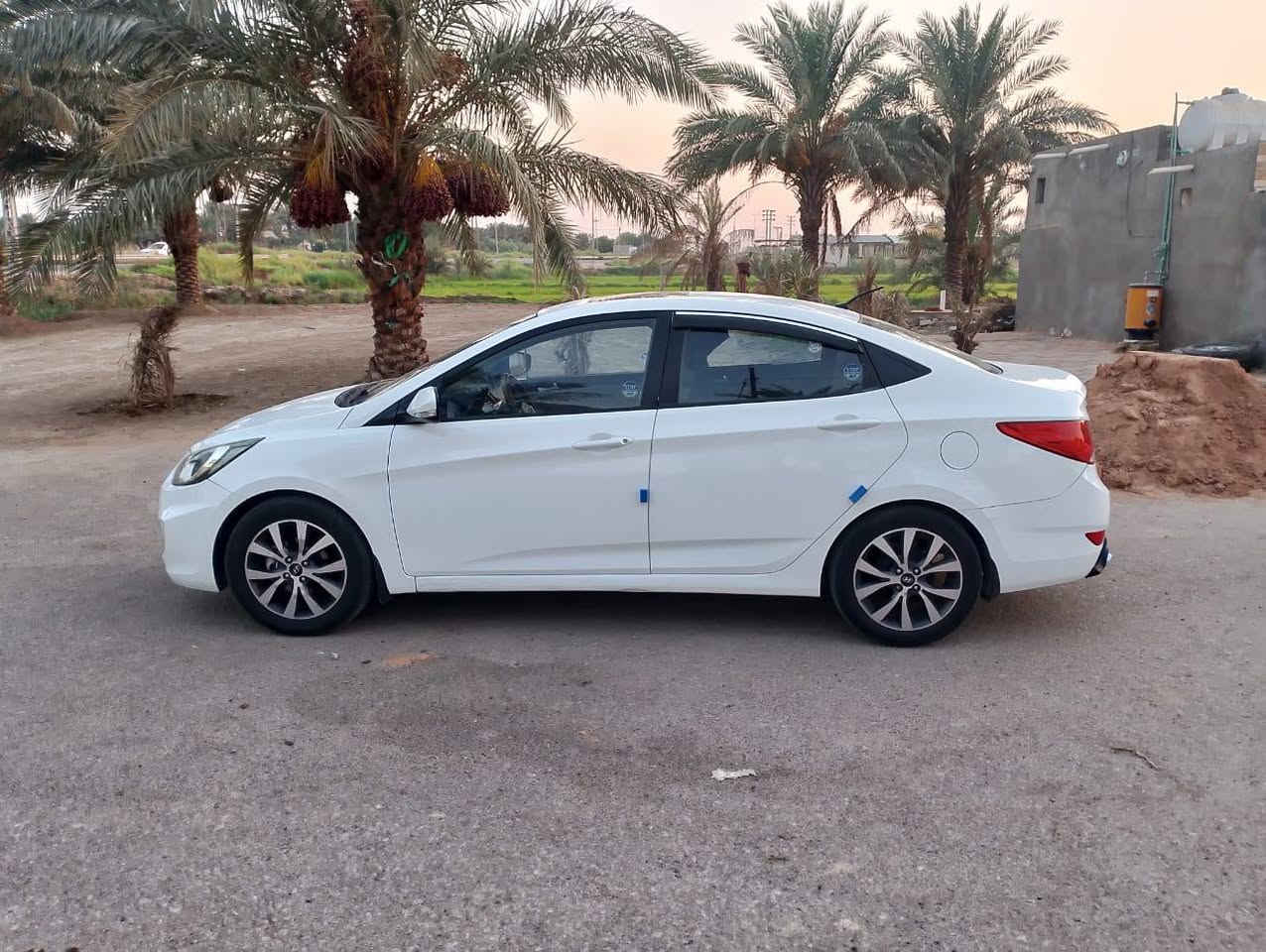 اكسنت موديل 2016
خليجي محرك 1600 دوش قطرتين
مواصفات
لد خلفي 
اشاير بل مري
تحكمات استيرن جهتين
شاشه
كامره
حساسات
فتحة سقف
5 ويل كب كروم
تبريد ثلج ❄️ 

رقم  نجف دولي بسمي  هزه جديده مداور ثاني يوم ماعايزه برغي سياره كفالة عامة مكاني نجف غير متواجد عل فيس الرقم ***********
