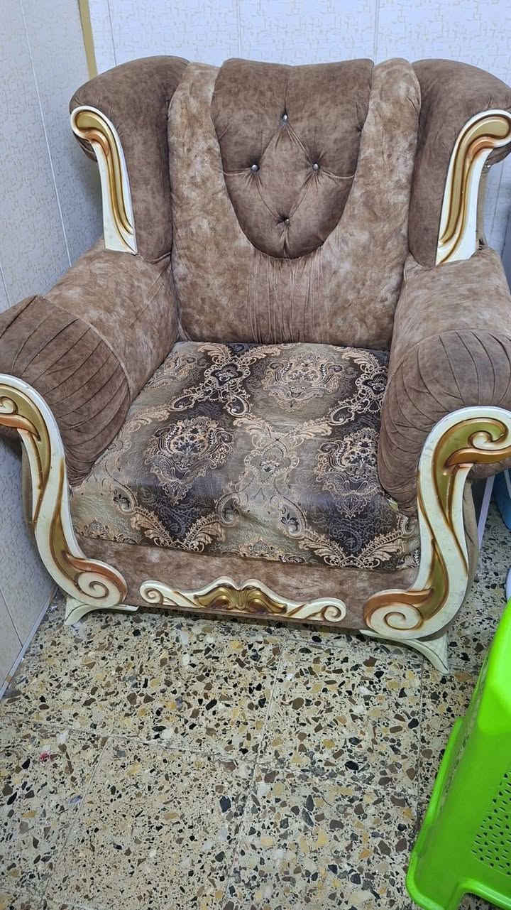 قنفات • ٧ مقاعد • مستعمل