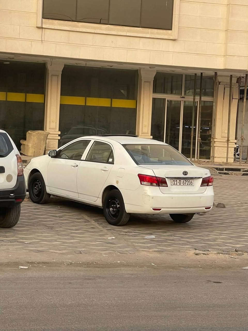 🚗 بي واي دي G3
⚙️ كير عادي — المرغوب
📅 موديل 2013
🔢 رقم بغداد إنكليزي
✨ هزّة جديدة
📋 سنوية جديدة
🔧 كير ومحرك وتبريد ممتاز
⚡ كهربائيات كاملة
🔑 بصمة
🌬️ فتحة
🎛️ تحكم ستيرن
ℹ️ بيها طخه وتم تبديل جامِلخ وبنيد، والباقي موضح بلصور.
📍 المكان: بغداد – مدينة الصدر
📞 للاستفسار: ***********

السعر 50
