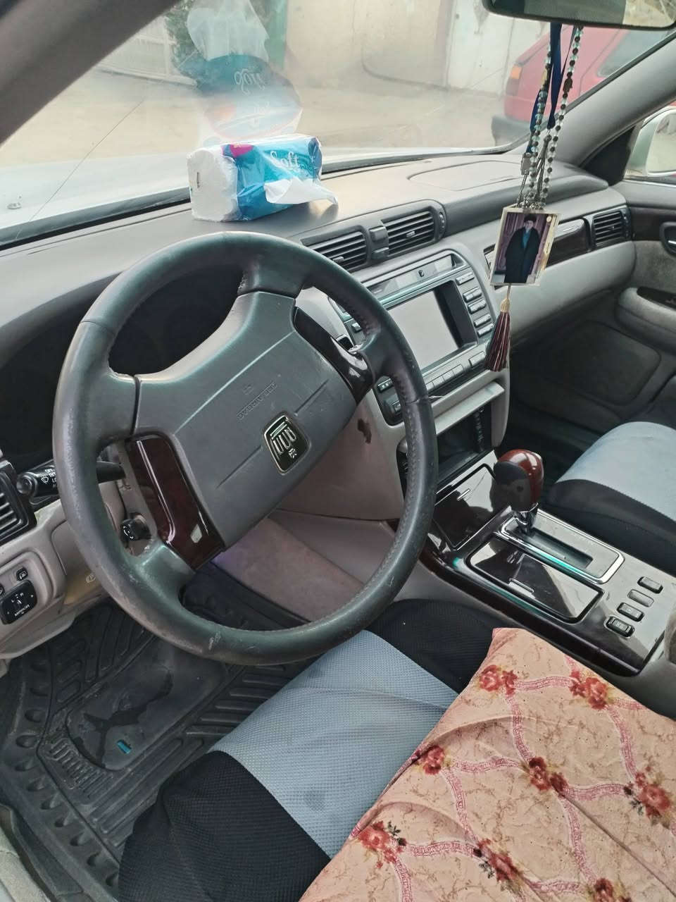 ملكه • ٢٠٠٢ • دي فور ٤٠٠٠