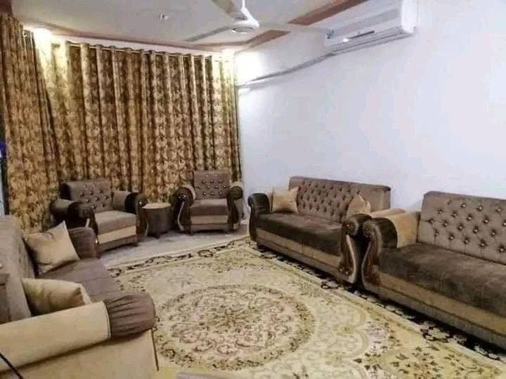 عرض خاص  خلال اسبوع فقط 
موديل بطه

سعر 385
قماش قديفه رجل عظم عاج ويا 4كوشات فقط 
❌❌❌❌❌❌❌❌❌

أنتبااااه إلى لأسعار 
ال١٠ مقعد   385
ال٨ مقعد   350
ال٧مقعد  325
ال٦مقعد. 300
ال٥مقعد  275

توصيل داخل بغداد مجانا  اطراف15
صنع عراقي  
أحدث التصاميم الفنية 
🖍الشغل حسب طلبكم من ناحية اختياركم الالوان وعدد المقاعد 
⭕️مواصفات العمل 
♦️اسفنج. مميز 
⭕️ الخشب مقعد مضغوط
رجل عظم عاج  

⭕️القماش 
 قديفه 

❇️قياسات القنفات ❇️

العرض 75
190سم  القنفه الكبيرة ام ثلاث مقاعد 
150 سم القنفه الوسط ام مقعدين 
75 سم  الكرسي. 
🌹🌹🌹🌹
جميع الالوان متوفره
توصيل داخل بغداد مجاني أطراف 15

باقي المحافظات حسب البعد 
التوصيل  سريع 
للحجز ارسل
 الصورة 
والاسم 
ورقمين موبايل 
والعنوان
على الخاص

نص مكتوب في الصور:
- 26/12/2024 16:32 POCO F5 | قديس