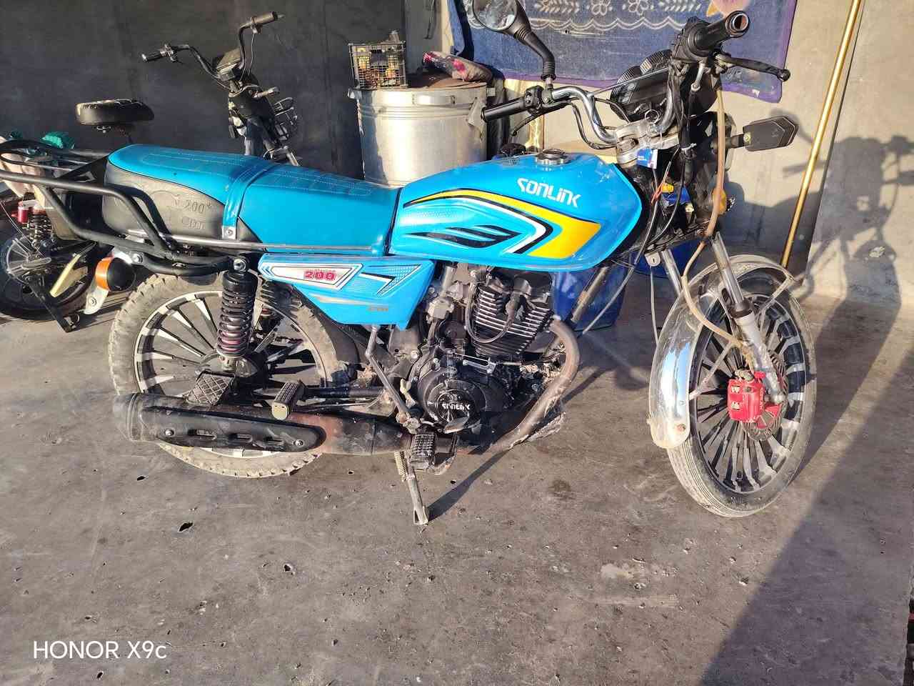 سلام عليكم سيفان 2025 محرك 200c دراجه كامله بيه بس منفيس وكاتبه مكاني بغداد شعله
*********** هاذ مال واتساب 
*********** هاذ مابي واتساب بس رصيد
