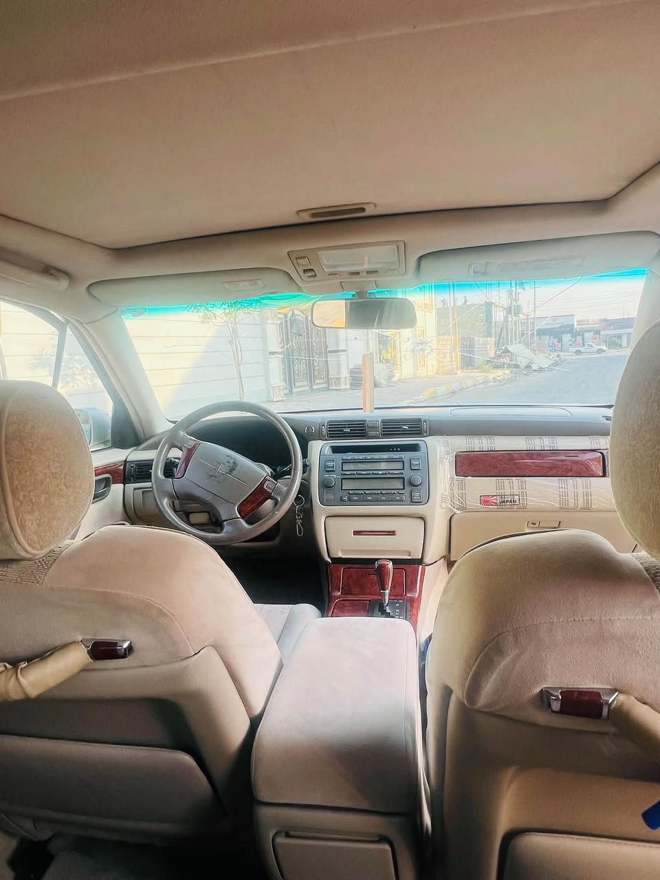 كراون • موديل ٢٠٠٠ • تكييف شغال