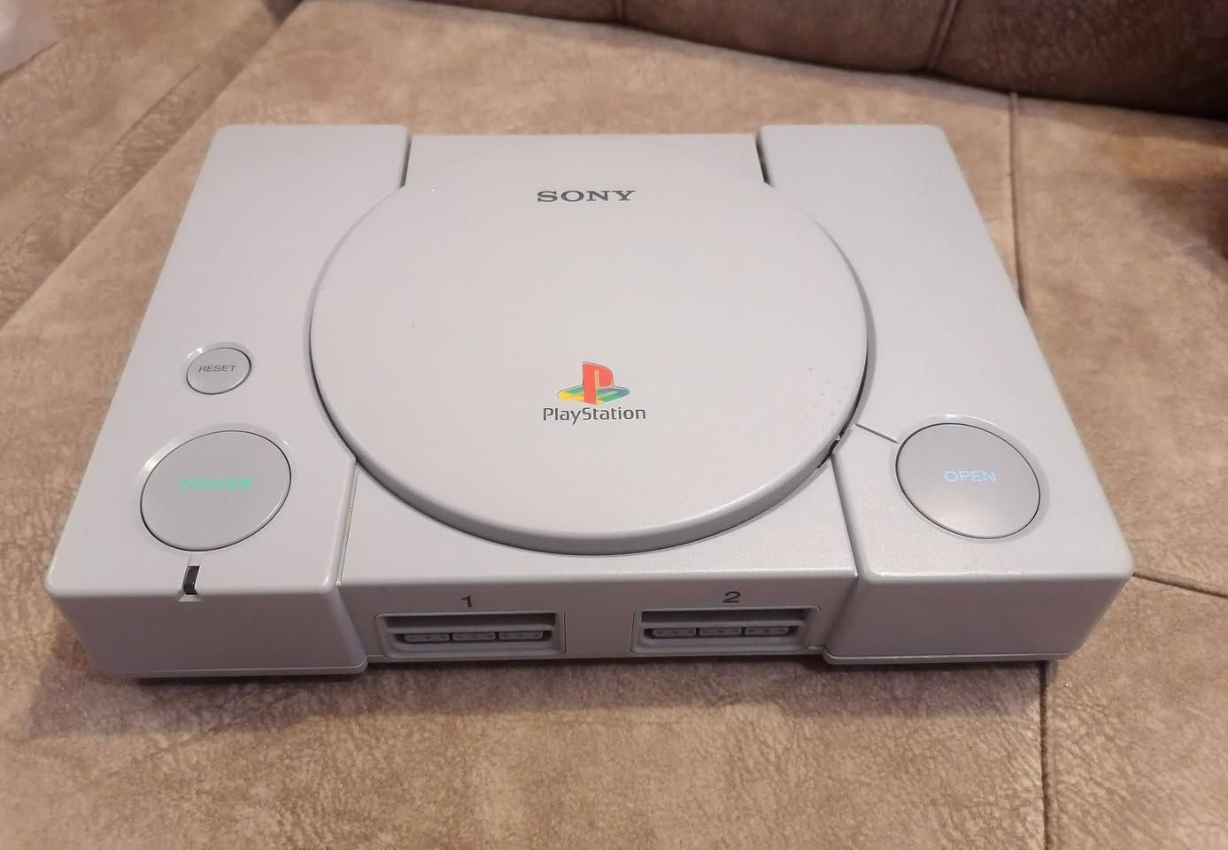 ❤️🤍 Psone PAL & Ps1 fat 1002
🌟 للمعتمدين 🌟 
✨ للبيع جهازين بدون ملحقات نظافة روعة ال psone شغال اقراص اصلي فقط PAL
سحبه سريع للاقراص
✨ وال ps1 1002 شغال بس العدسه بيها ضعف مرات تشتغل مرات لا 
السعر الجهازين  50 الف مع التوصيل✨ 
للحجز والاستفسار على خاص
