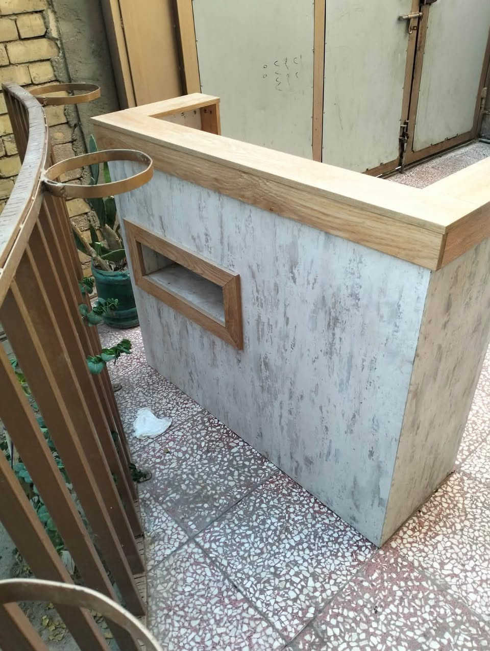 سلام عليكم من رخصت صاحب الاكروب ميز للبيع نضيف جدن سعره 100 وبي مجال مكاني كربلاء حي العامل  هاذه رقم صاحب الميز ***********

